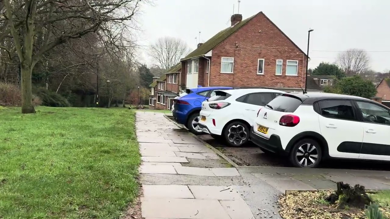Walk along the back of bowfell close - Coventry 