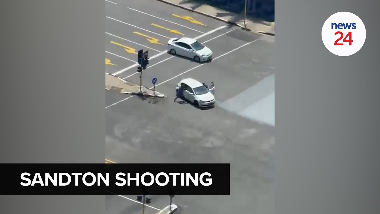 WATCH | Dramatic armed robbery at Sandton traffic intersection