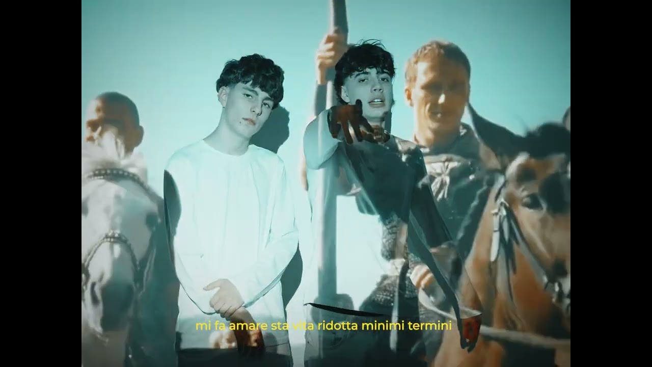 12 - Vittoria Alata (Official Lyrics Video)