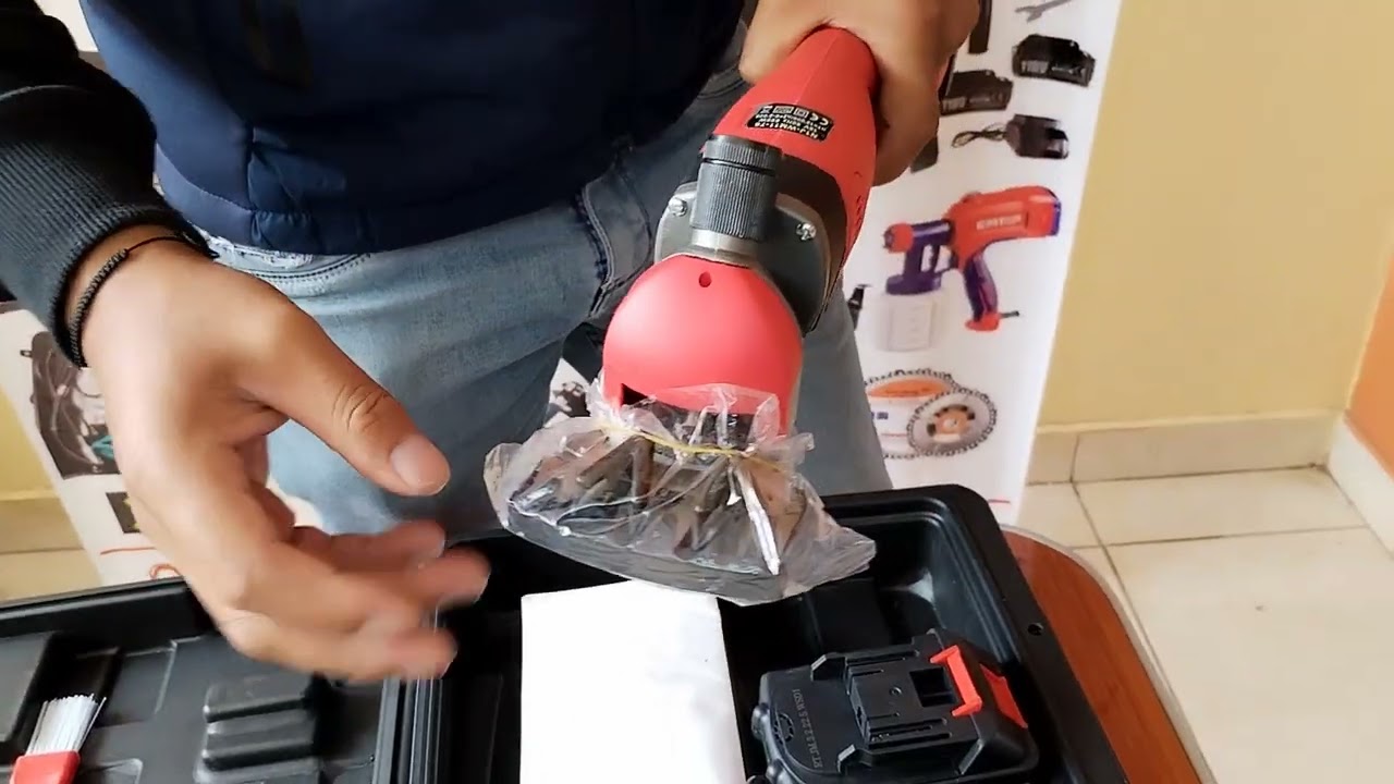 ESQUILADORA INALÁMBRICA 690W HILDA , PARA CORTAR LANA DE OVEJAS Y ALPACAS.