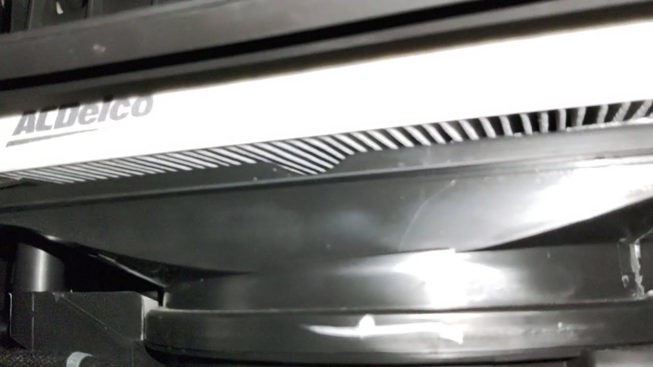 Замена салонного фильтра Chevy Equinox 2023 года