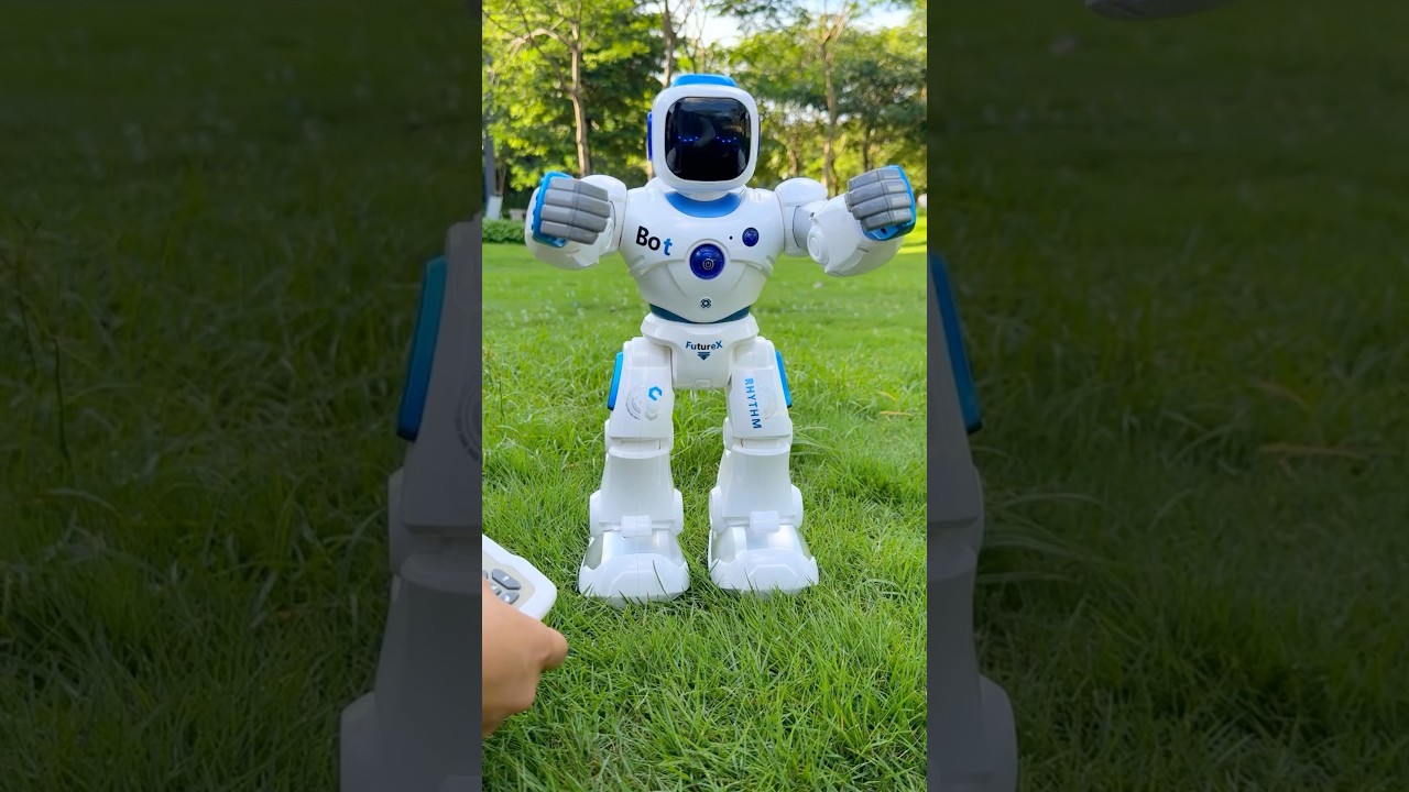 So annoying, can&rsquo;t even catch it 🤖#ruko #1088#rc #robot #toys #shorts #funny #gift #trending #kids