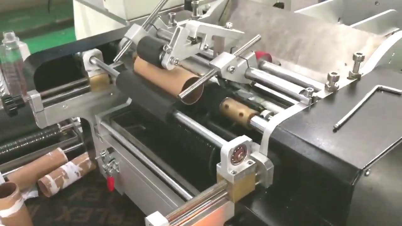 Paper cans wet glue labeling machine semi automatic tested for pakistan customer