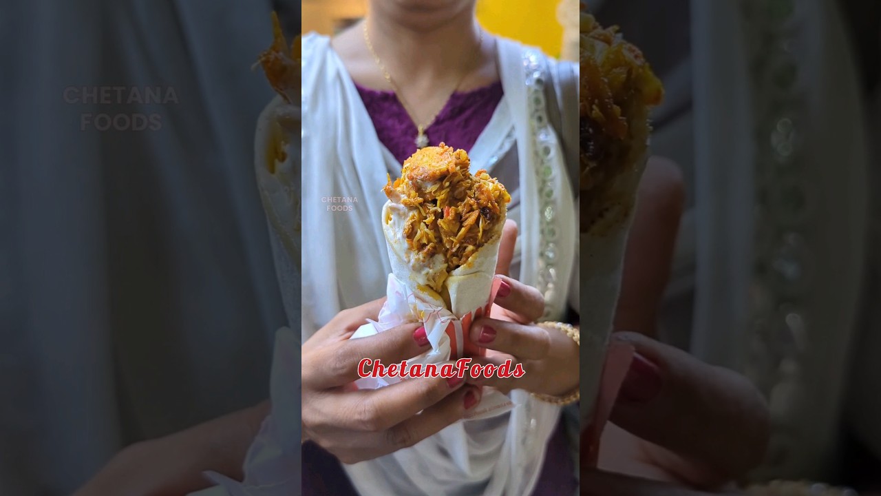 🤤Chicken Shawarma lovers?🤔 ₹60 Indian Street Food | Kuboos Shawarma #roll