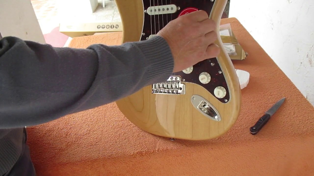 UNBOXING SQUIER CLASSIC VIBE 70S STRATOCASTER