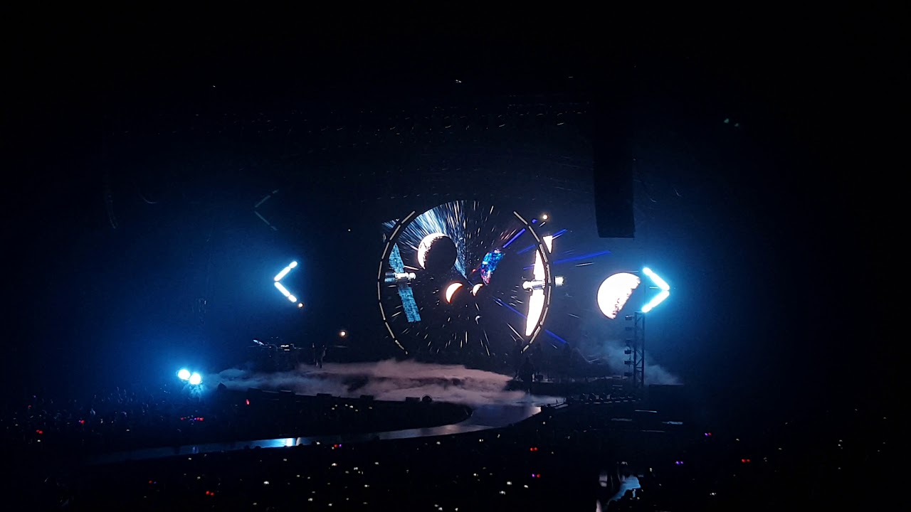 FAN CAM : OPENING into Witness #Katy Perry Witness The Tour live in bangkok 10 Apr'18 UHD 4K
