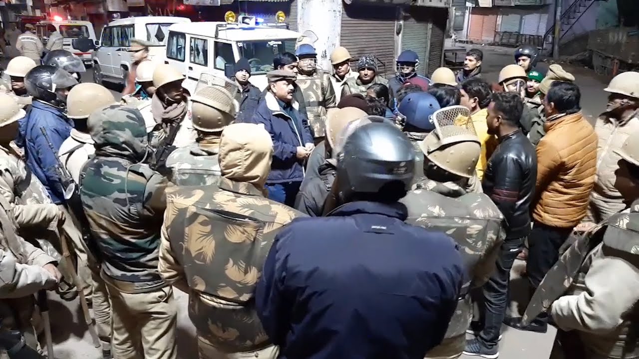 Police 'lathicharge&rsquo; anti-CAA protesters in UP&rsquo;s Etawah