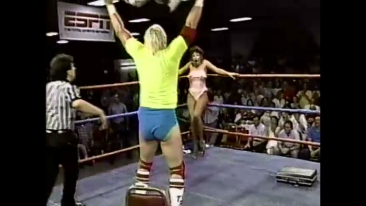 Tommy Rich vs Kevin Kelly (Arm Wrestling) + Sherri Martel Wins WWF Title