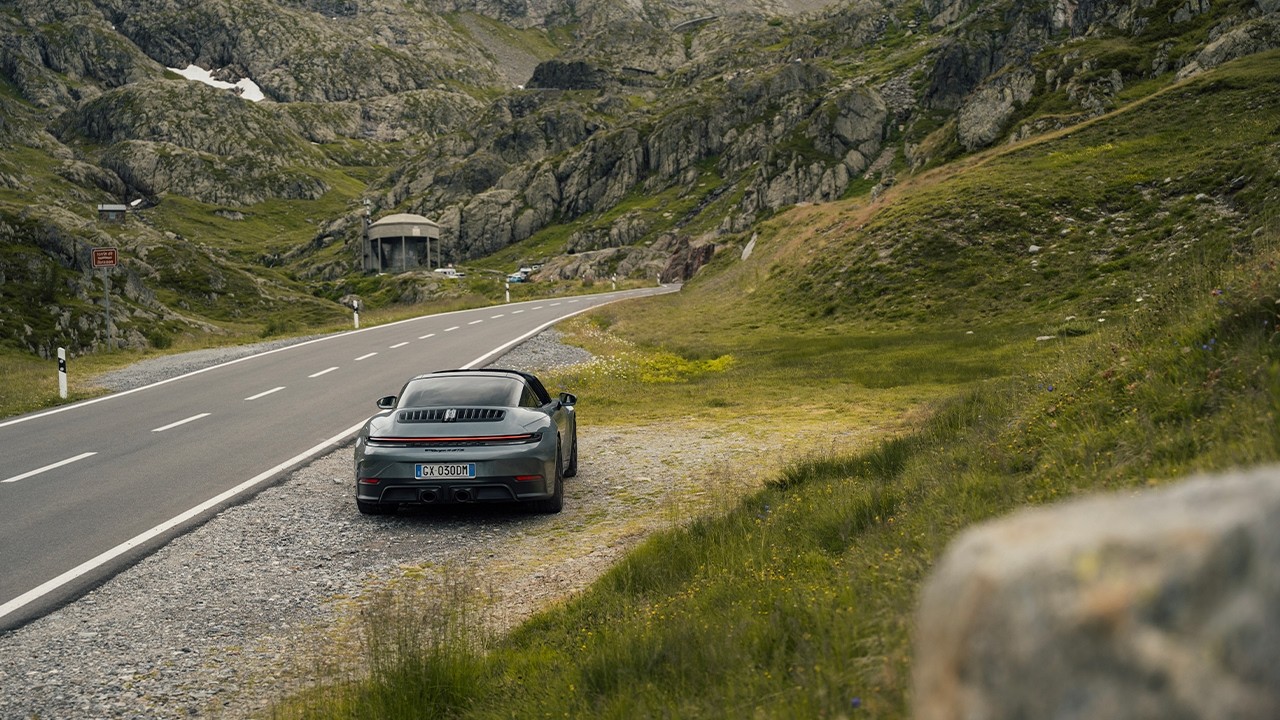 Italy's Most Beautiful Roads With The New 911 992.2 Carrera GTS Targa