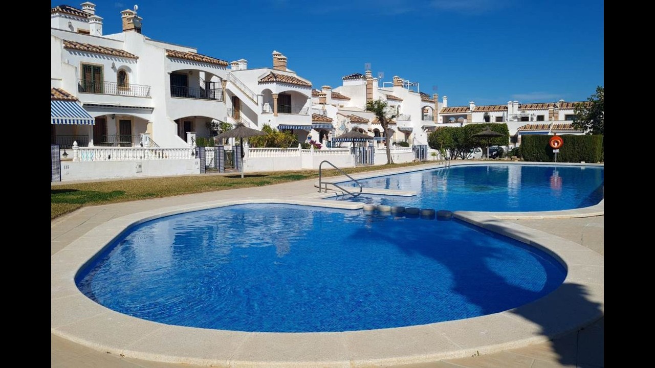 FOR SALE REF IS-89173 Penthouse, Villamartín PAU-8, 2 bed 2 bath, pool, gated parking, €229,900