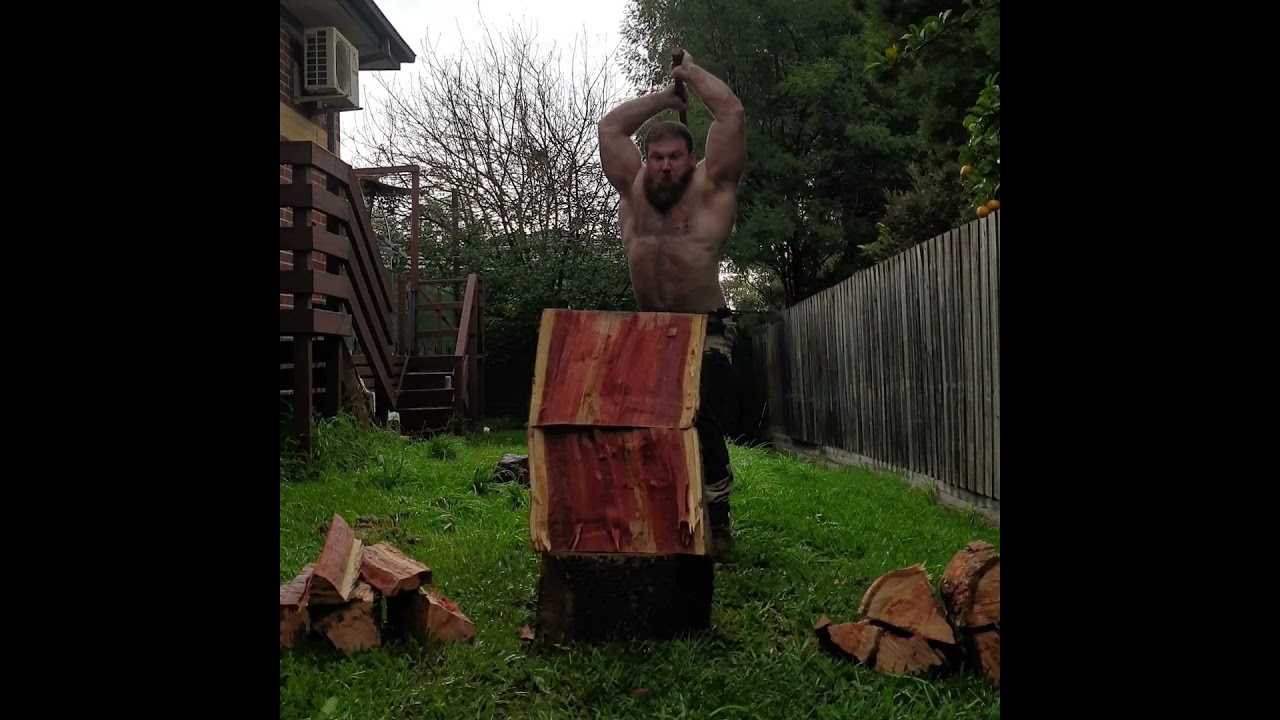 Wood Splitting - Axe VS Log