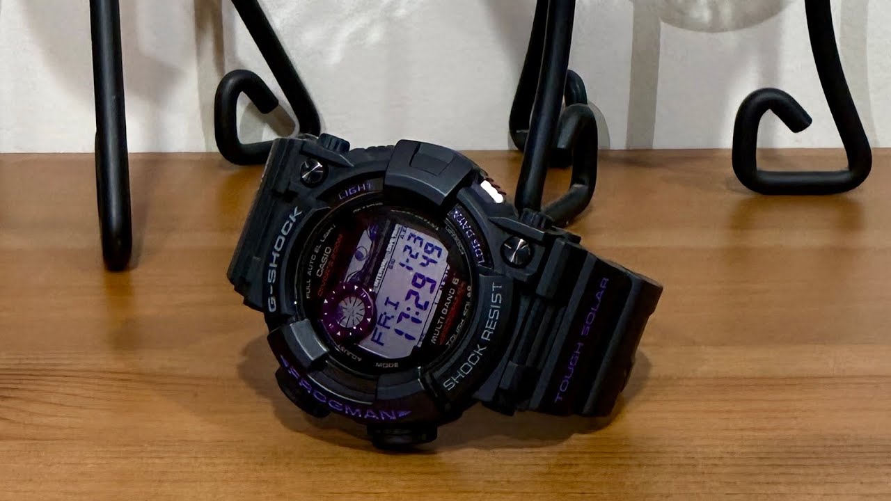 G-Shock Frogman GWF-1000BP-1, также известный как «Люди в темно-фиолетовом».