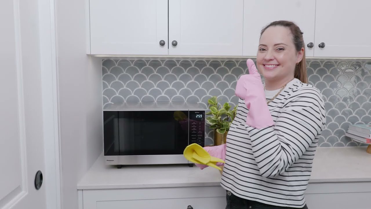 How To Clean Your Microwave Oven