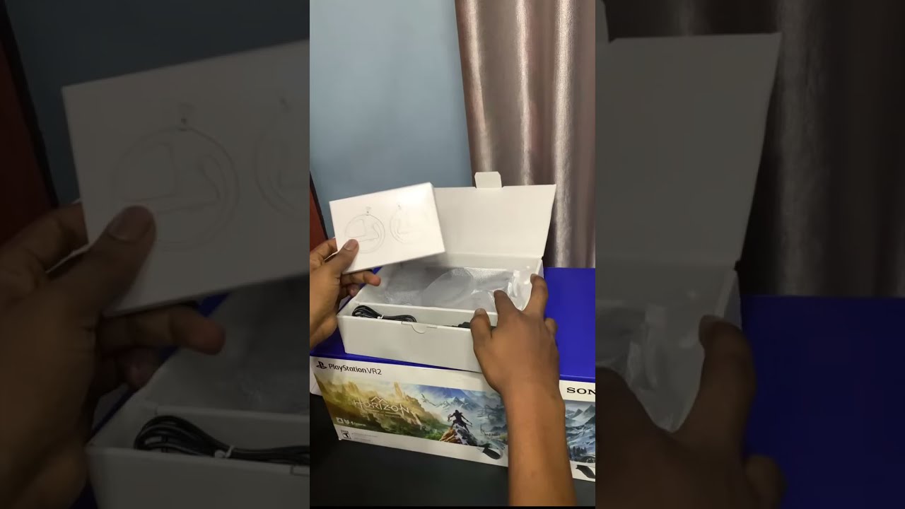 Simon Says is unboxing gadgets 