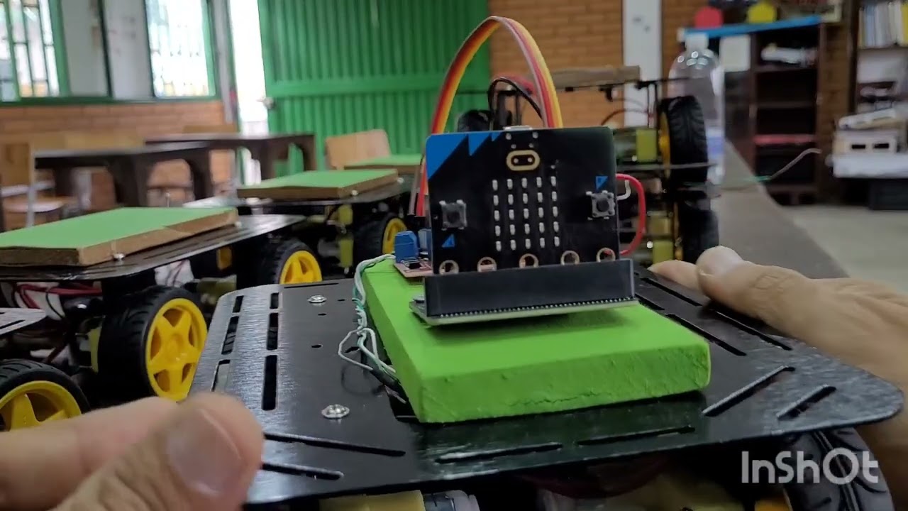 Carro a control remoto con dos Microbit L298 y tarjeta de expansión