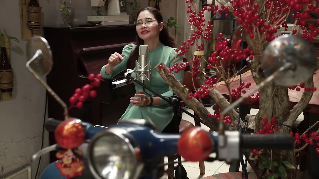 Thanh Xuân Bùi – MV Nỗi Buồn Gác Trọ | Nhạc Trữ Tình Buồn ST: Hoài Linh