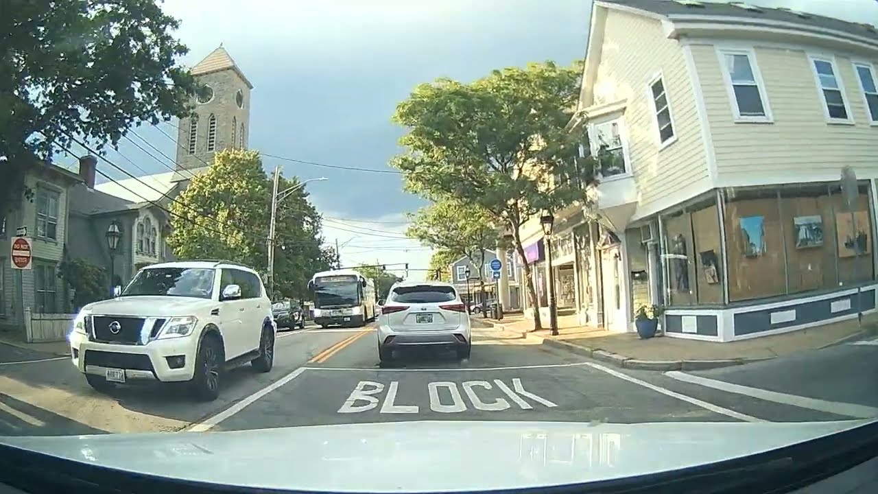 Driving in Warren, Rhode Island