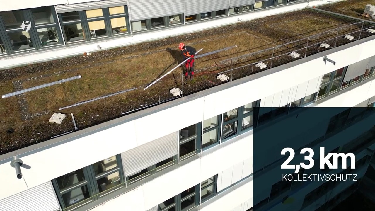 Maximale Dachfläche für PV durch kurze Ausleger - Absturzschutz BARRIER VARIO SHORT - Uni Konstanz