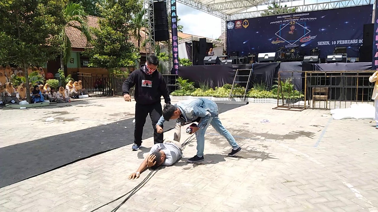 Drama perkelahian karate