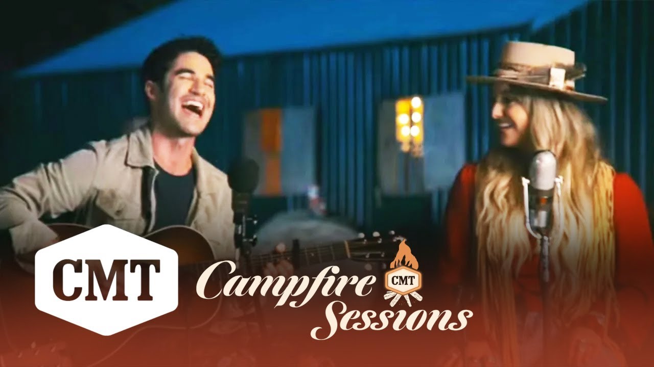 Darren Criss & Lainey Wilson Perform 