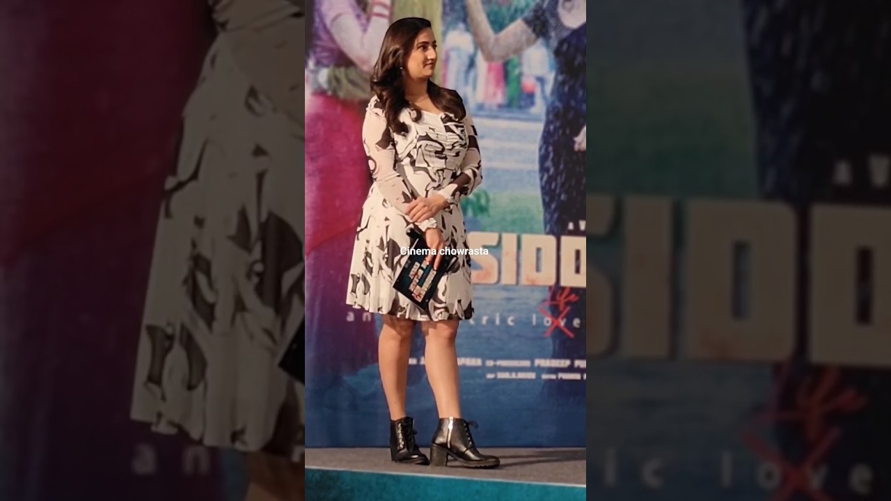 Anchor Manjusha glamorous video❤❤❤#viralvideo#trending#actors#pressmeet#ytshorts#viral