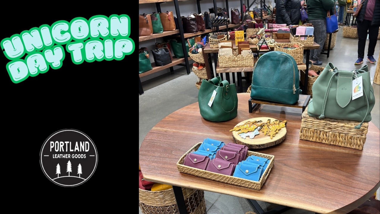 День единорога в марте в магазине Portland Leather Outlet в Игане, штат Миннесота.