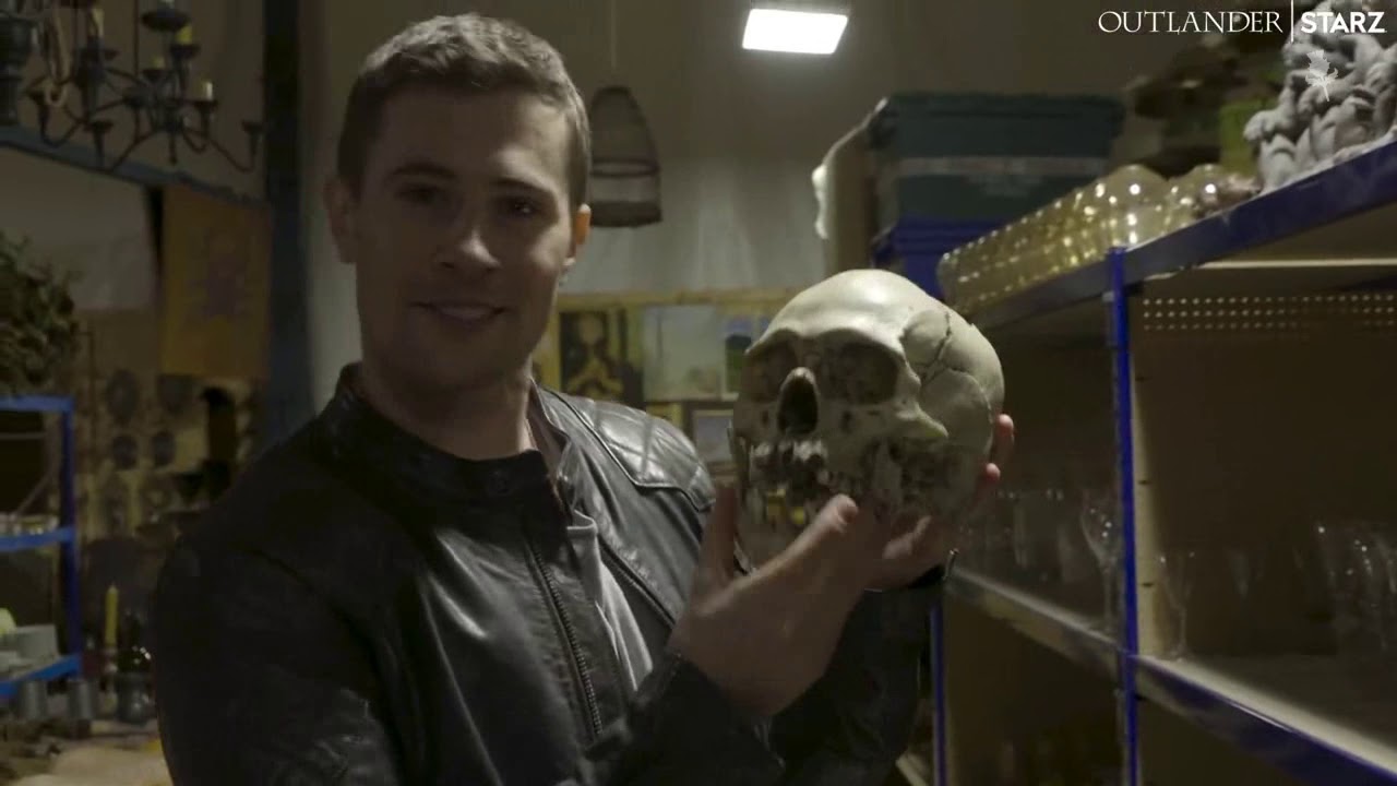 Dê uma olhada dentro da loja de acessórios Outlander com David Berry.