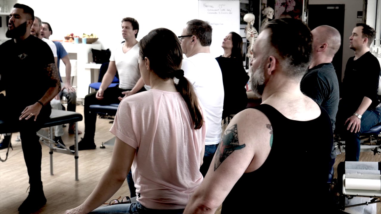 Медитация Сида Уильямса &laquo;49 вдохов&raquo; в Гамбурге, Германия, с доктором Бреттом Джонсом.