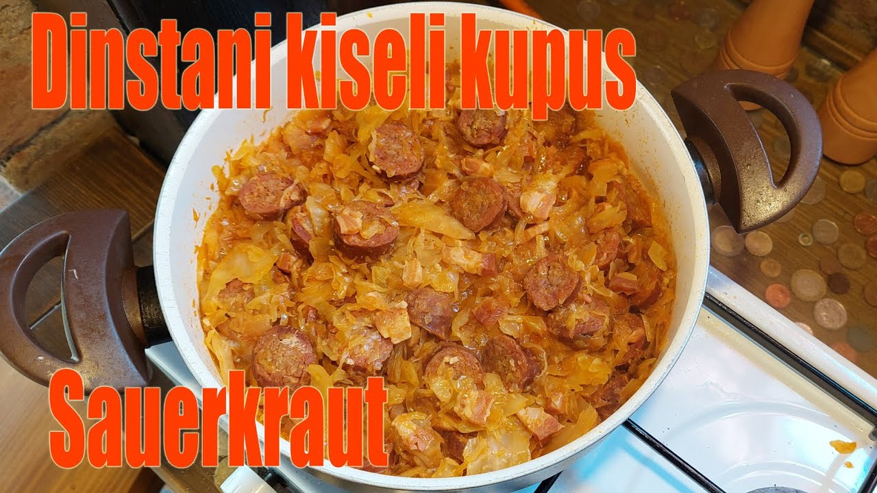 Dinstani kiseli kupus sa slaninom i kobasicom, sauerkraut with bacon and sausage