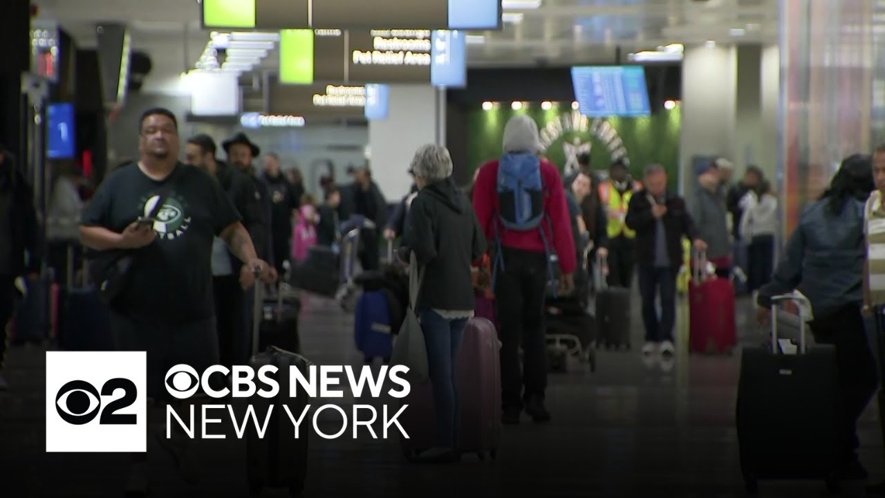 Rainy start to holiday travel rush at NYC airports