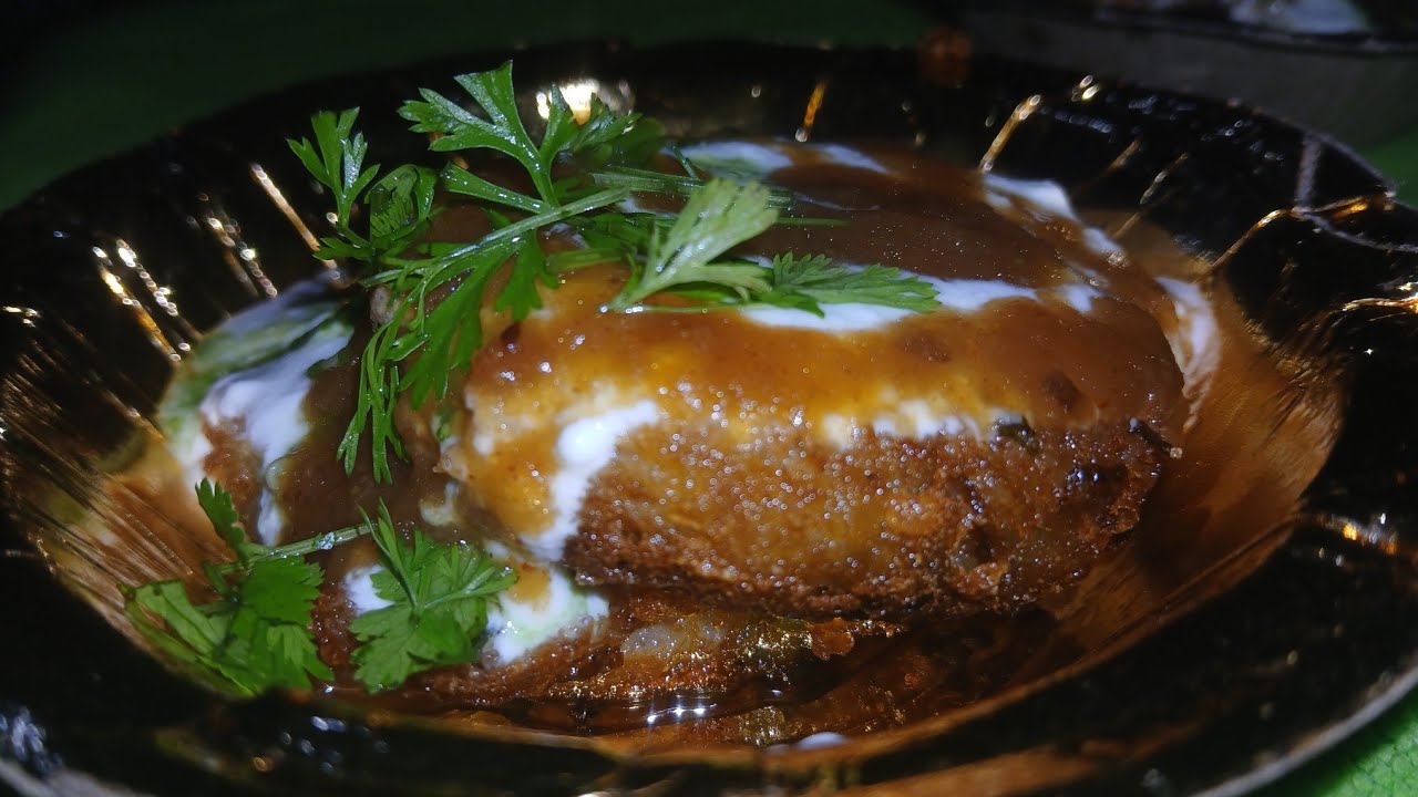 घर पर बनाएं और खूब खाएं #आलू टिक्की चाट #aloo tikki chaat😋