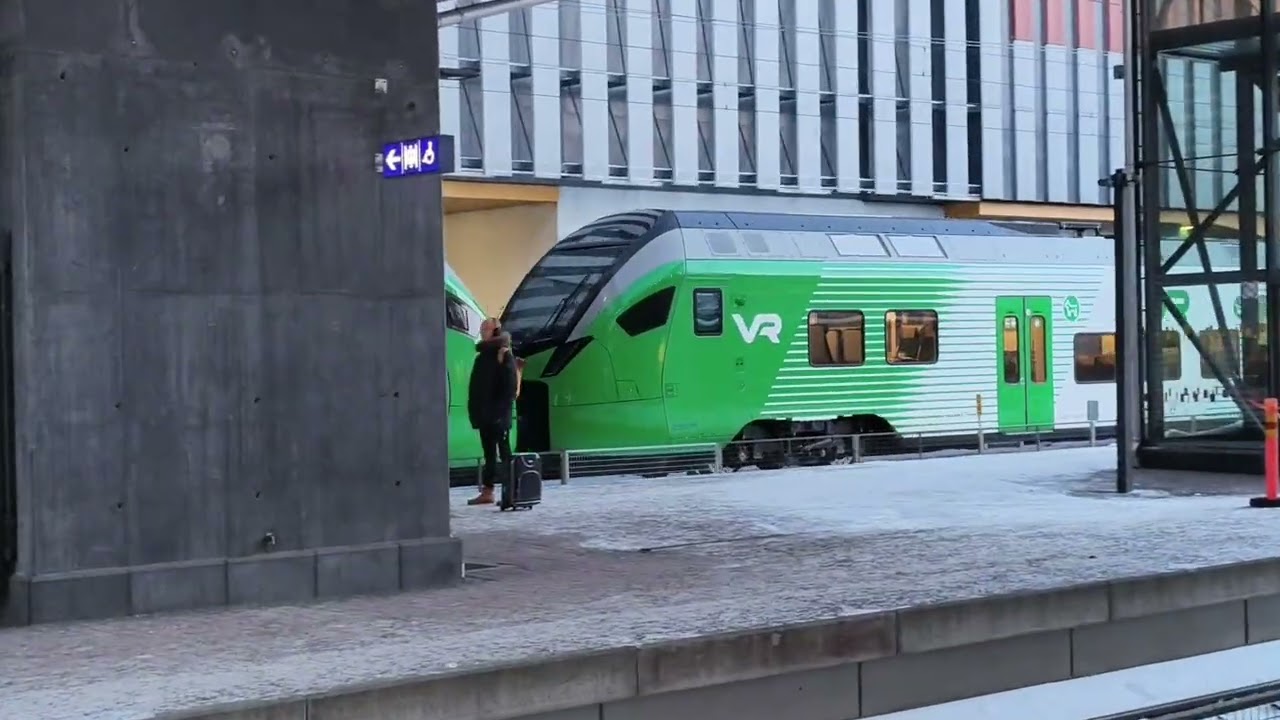 Sm7 l&auml;hijuna testiajossa Tikkurilassa
