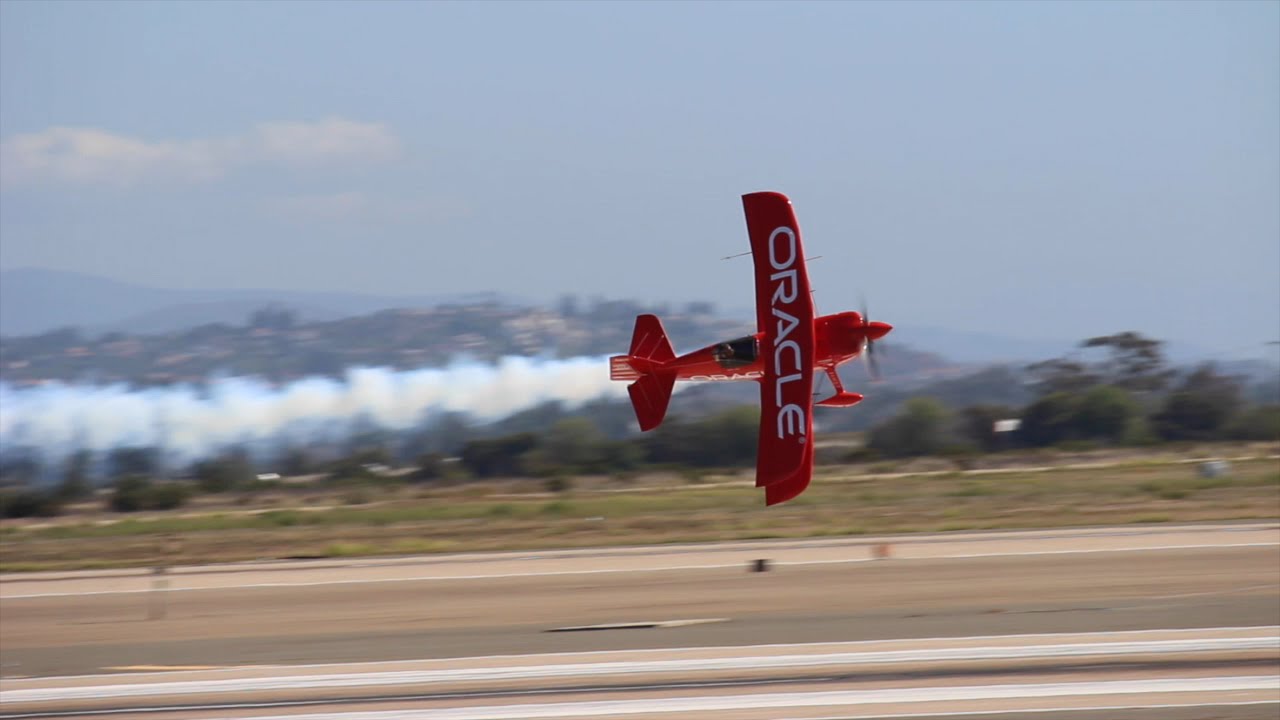 Miramar Airshow 2015 - Oracle Challenger Sean D. Tucker