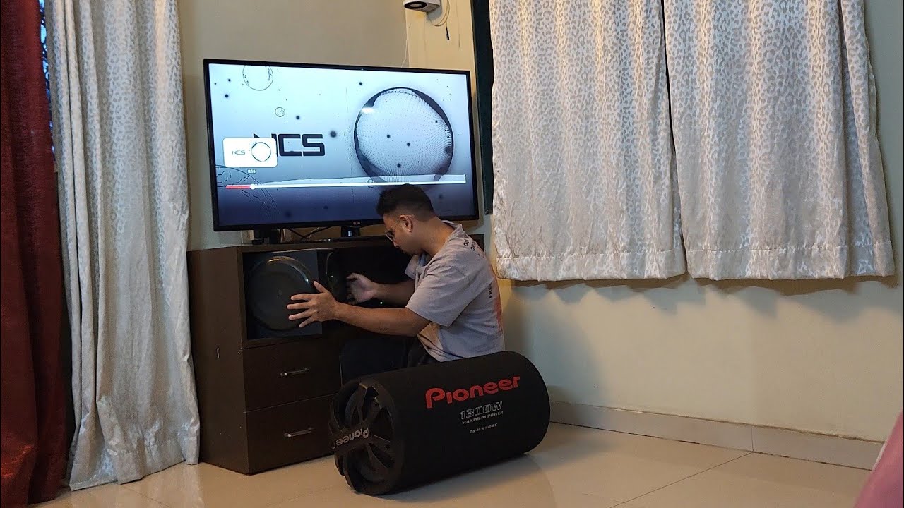 Sound test pioneer Bass tube in home audio comparison with Logitech Z906 subwoofer 