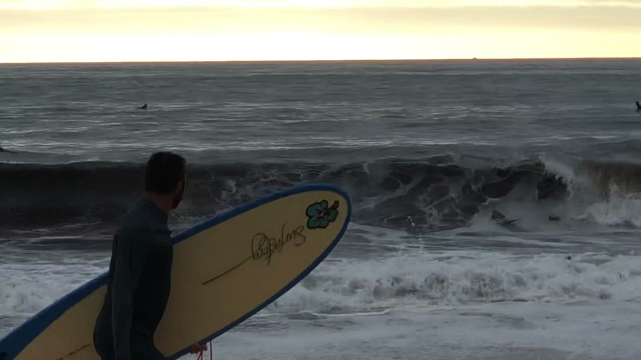 Surfing Wave at the beach // session  surf &agrave; la plage de sainte barbe