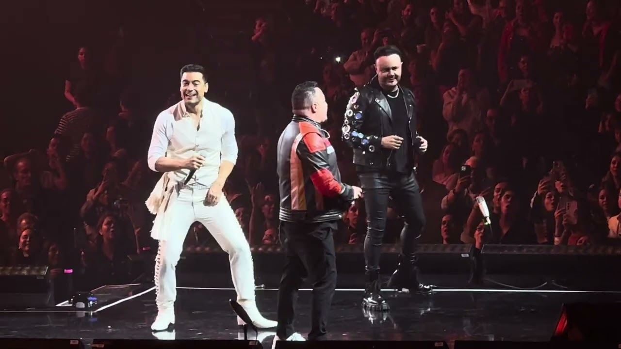 Carlos Rivera y Rio Roma - Todavía no te olvido (XX años Arena CDMX 4/07/24)