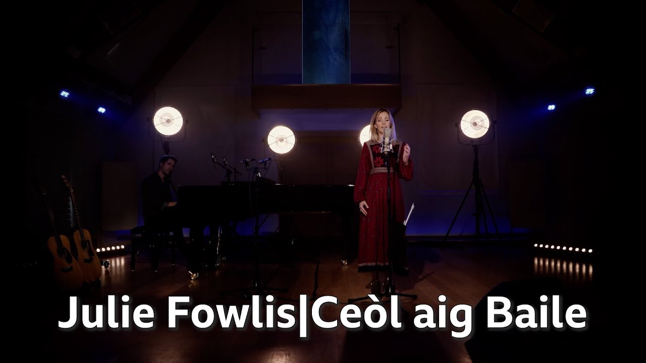 Cara Dillon & Sam Lakeman | Julie Fowlis | Ceòl Aig Baile | The Leaving Song | BBC ALBA