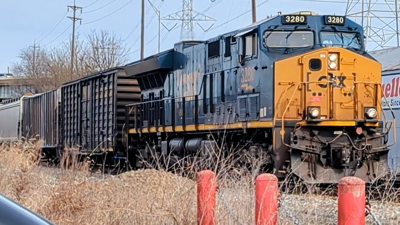 Southbound CSX mixed manifest heading RR West w/mid DPU on NS Dayton District to Queensgate Yard 