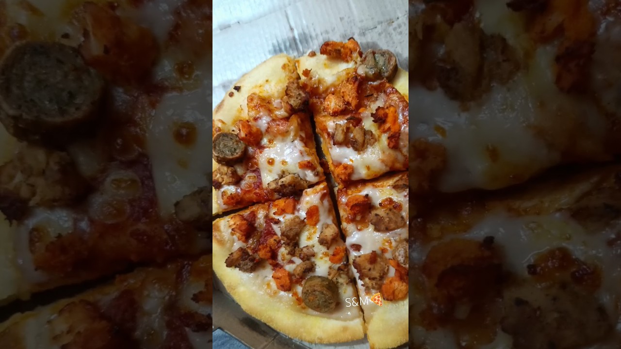 Best pizza mania in Domino's 🍕