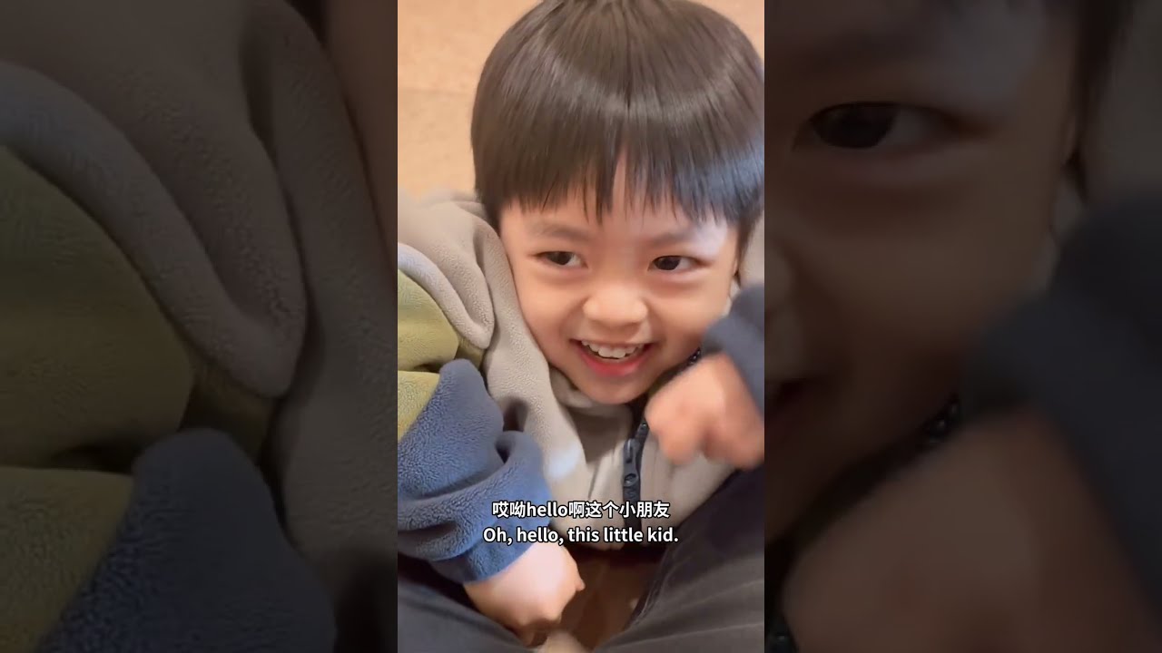 После раздачи подарков Левен пошла фотографироваться в фотобудке и выпить послеобеденный чай; пап...