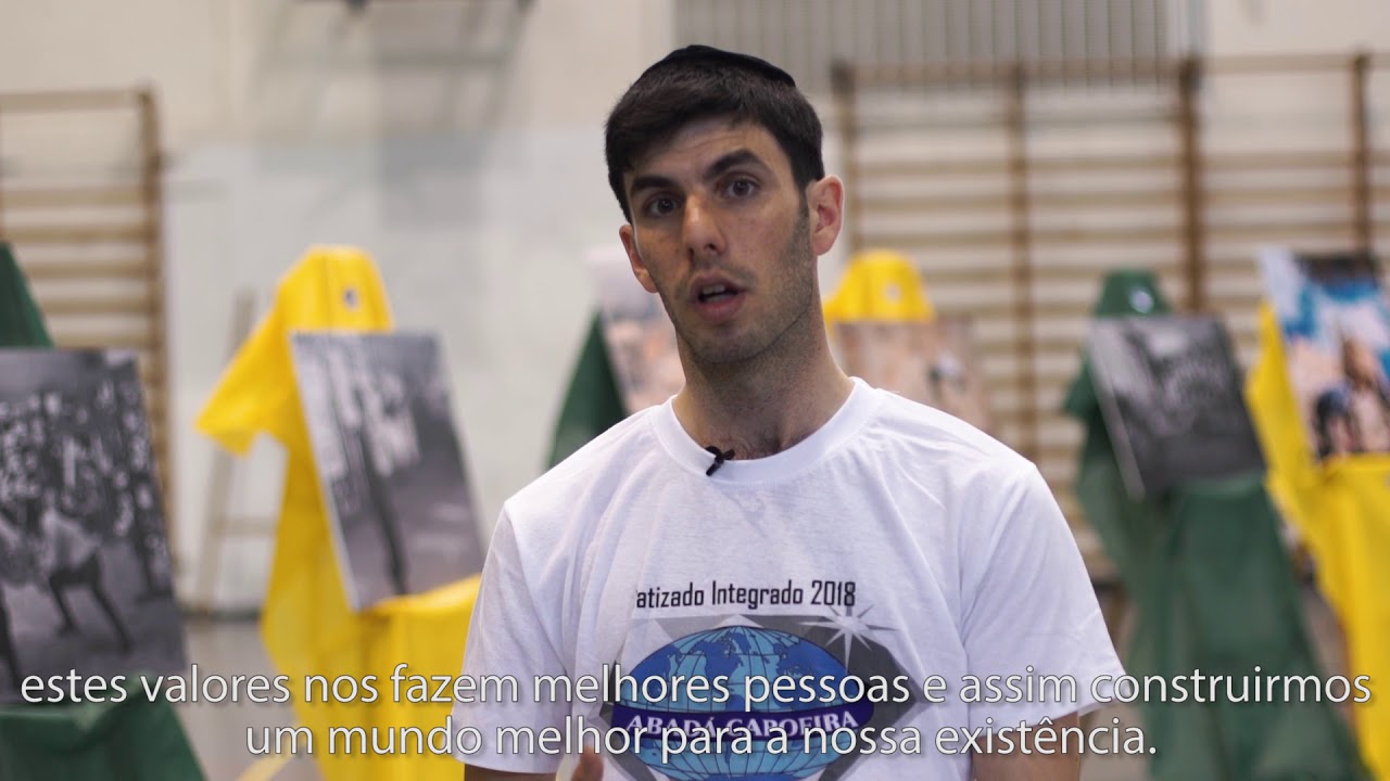 Mestre camisa Abadá - capoeira em Terra santa