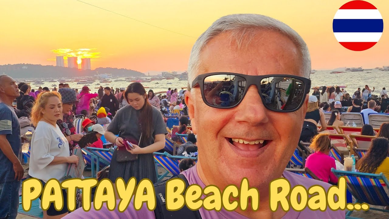 PATTAYA PLATZ AUS ALLEN NÄHTEN - Die Beach Road während des Feuerwerk Festival 2024