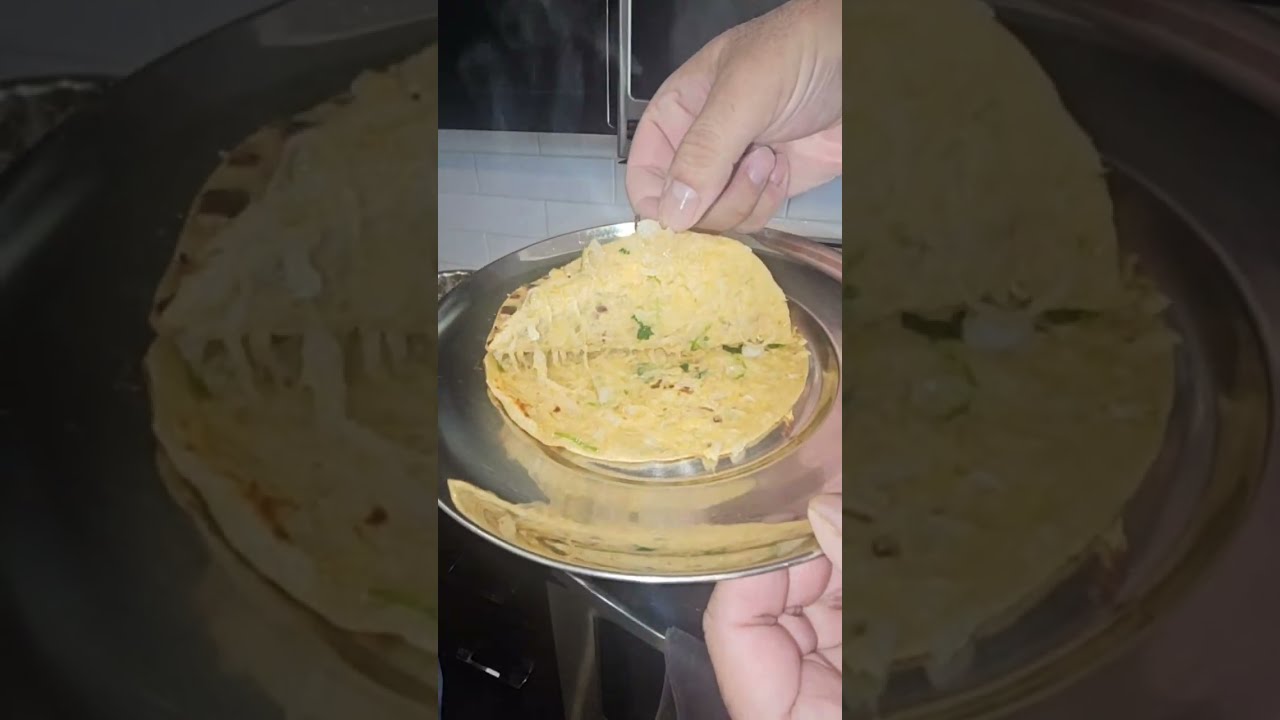 Savory blend is live and cooking lobok filled chapati.. mulli alle pranthe mitro !