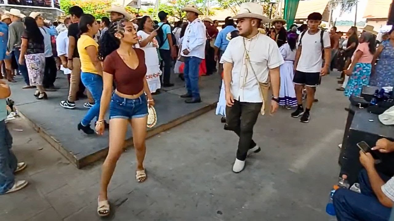 WOW 😍 QUE BONITA EDICIÓN DE HUAPANGO DESDE XILITLA 😍  SI NOS VES EN TU TV GRACIAS!