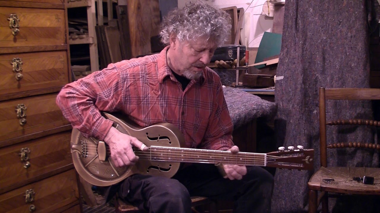 Icarus Minolian Parlour Resonator - played by Roger Hubbard