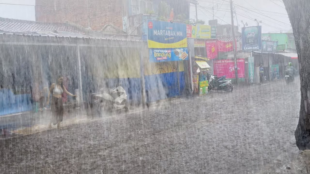 Самый большой дождь в истории в Индонезии 🌧️ Дожди продолжают литься в нескольких районах Индонезии