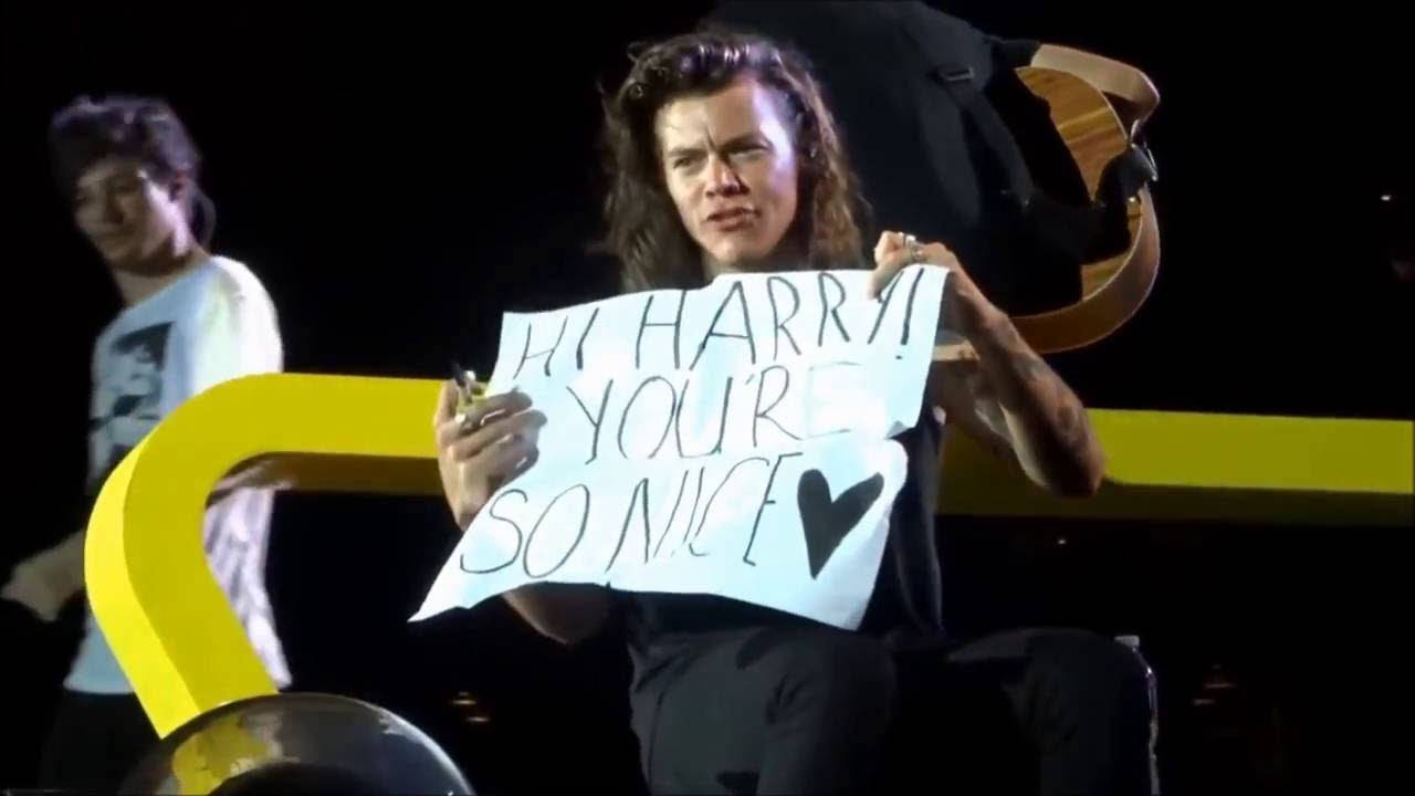 Harry Styles - moments with fans