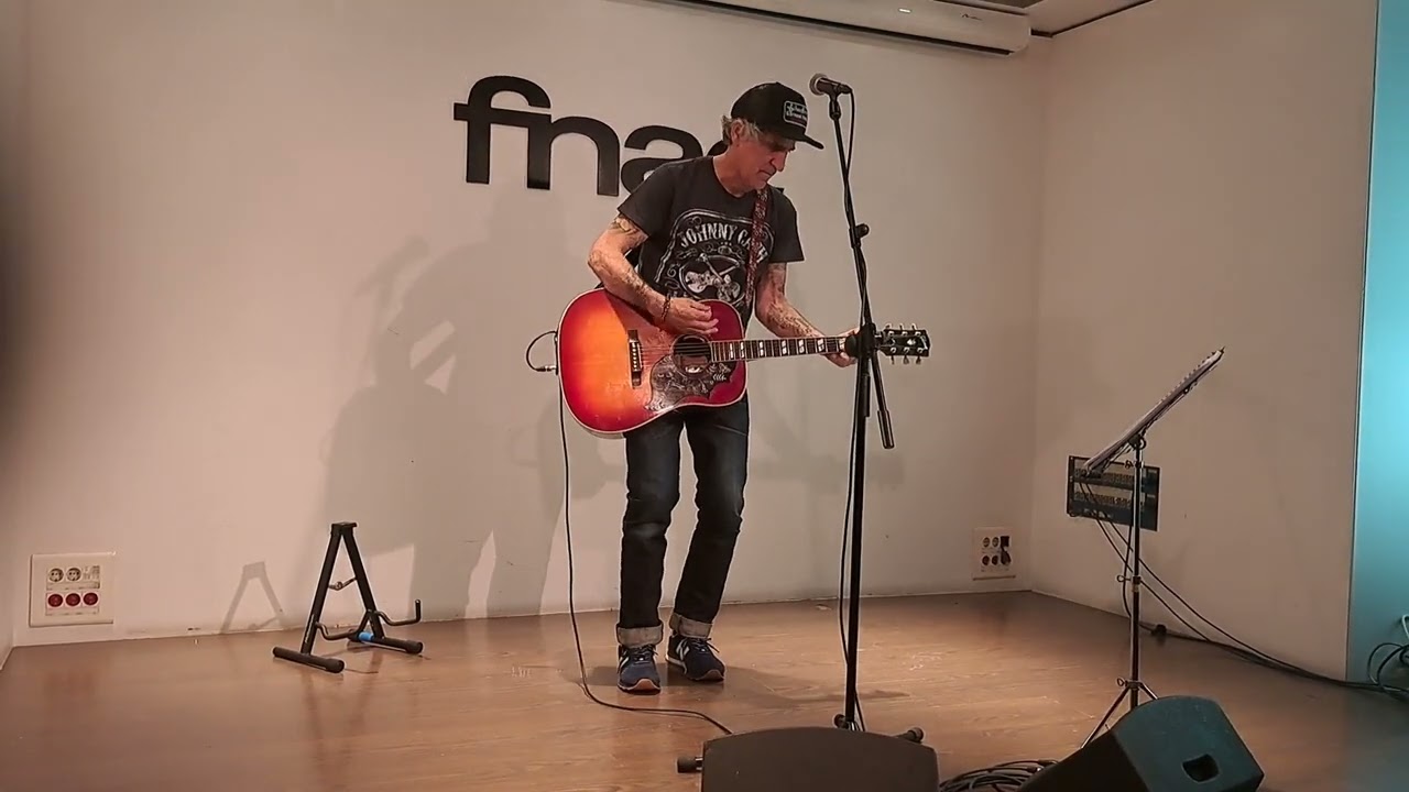 Mikel Erentxun FNAC Valencia 28-09-2023 Presentación disco SEPTIEMBRE