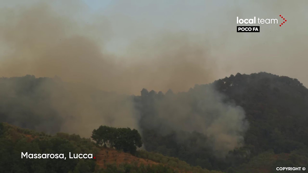 LIVE Massarosa (LU), vasto incendio: elicotteri e canadair fronteggiano le fiamme