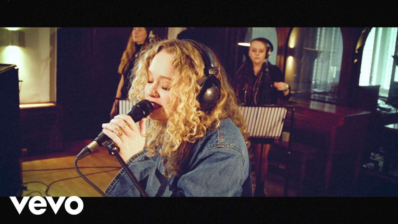 The Heavy Heavy - Wild Emotion (Church Sessions)